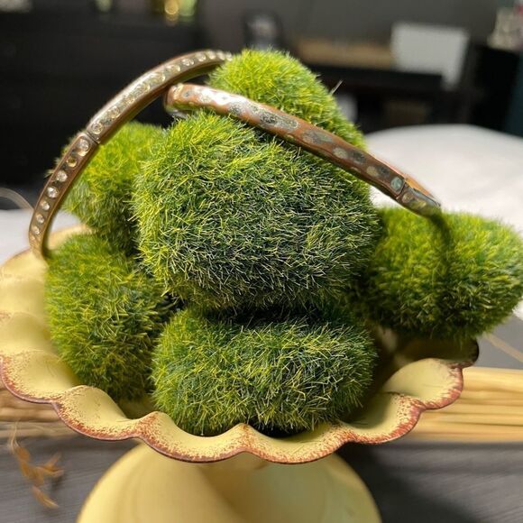 Neiman Marcus Vintage Gold Tone Stretch Bracelets w/ CZ Detailing - OS - Picture 2 of 5